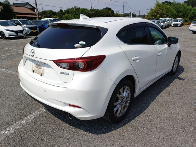 MAZDA AXELA 2016