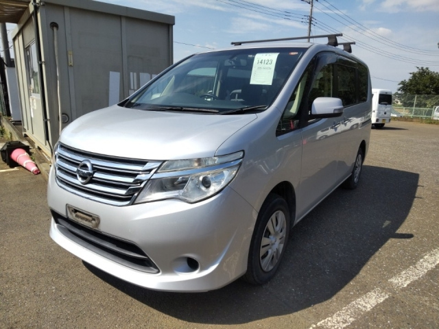 NISSAN SERENA 2015