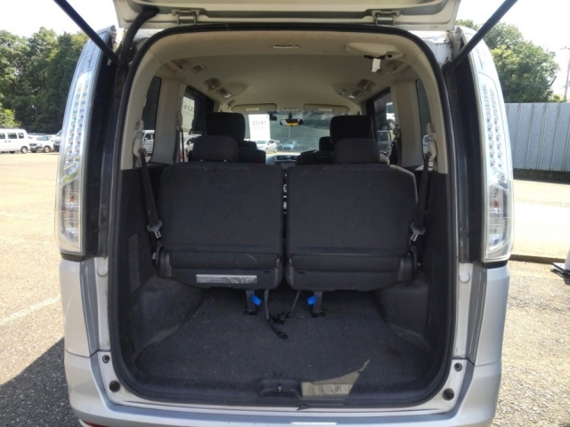 NISSAN SERENA 2015