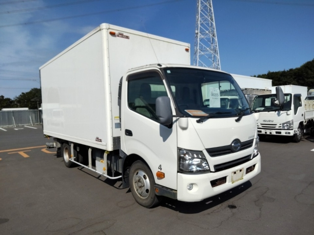 HINO DUTRO 2015