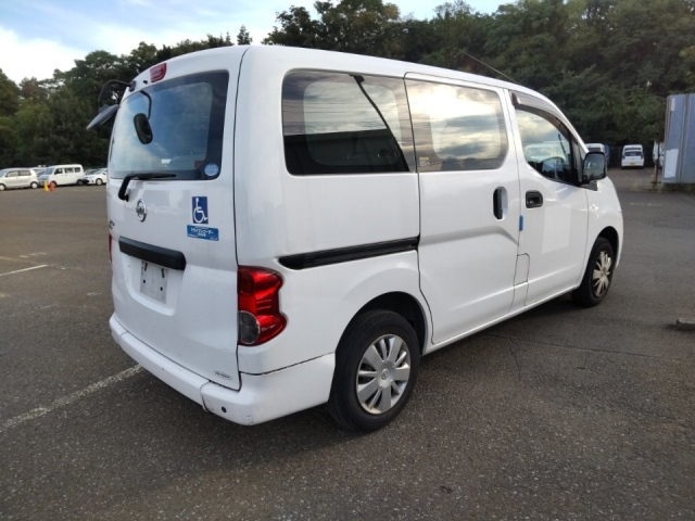 NISSAN NV200 2017