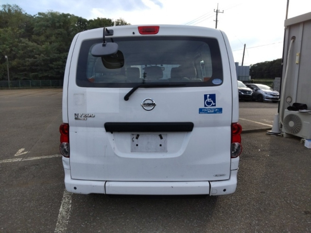 NISSAN NV200 2017