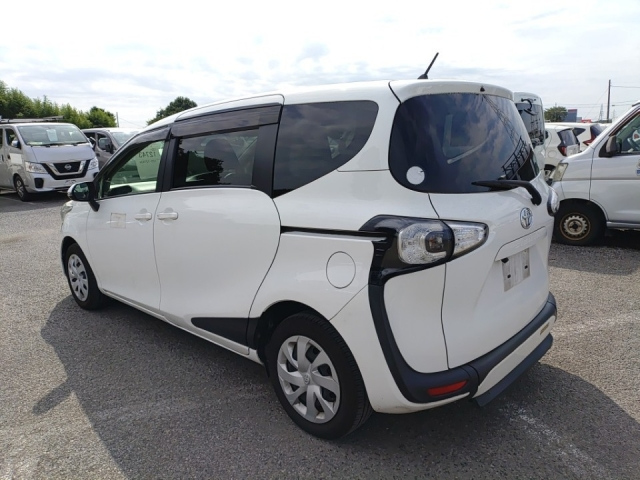 TOYOTA SIENTA 2018