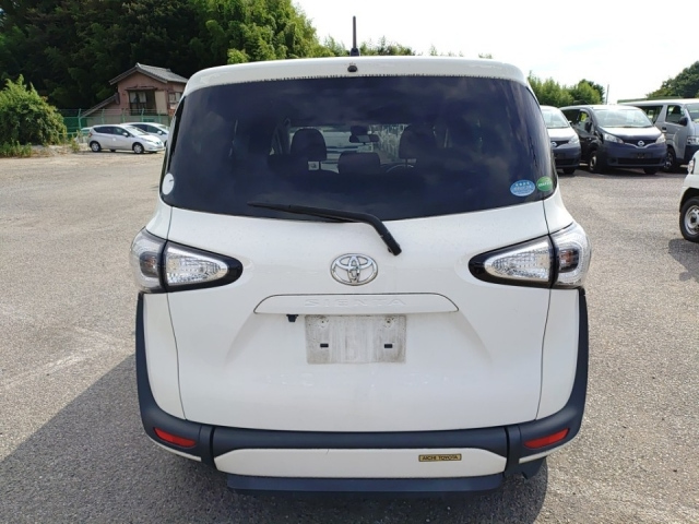 TOYOTA SIENTA 2018