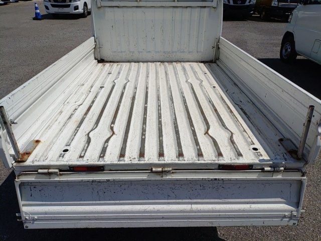 NISSAN CLIPPER TRUCK 2013