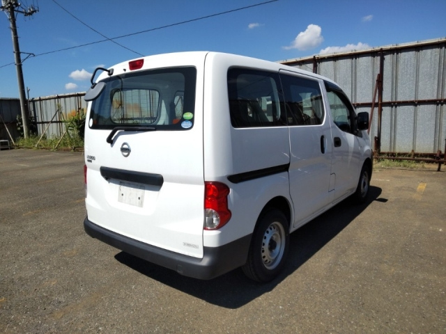 NISSAN NV200 2020