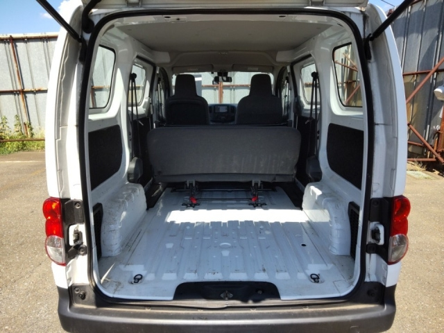 NISSAN NV200 2020