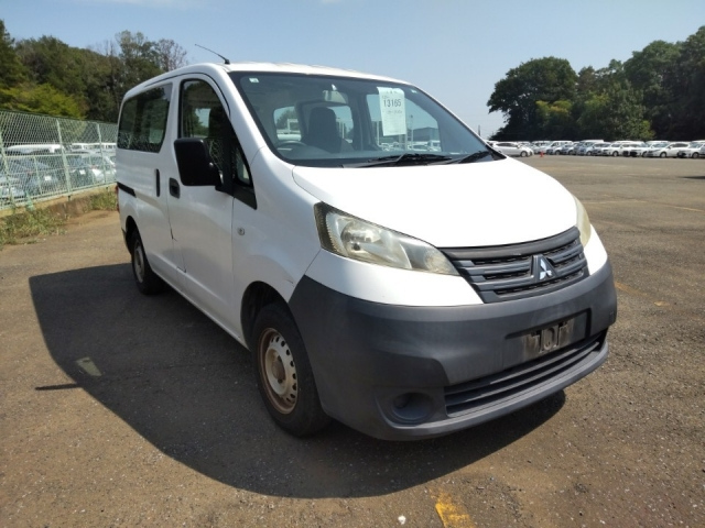 MITSUBISHI DELICA 2012