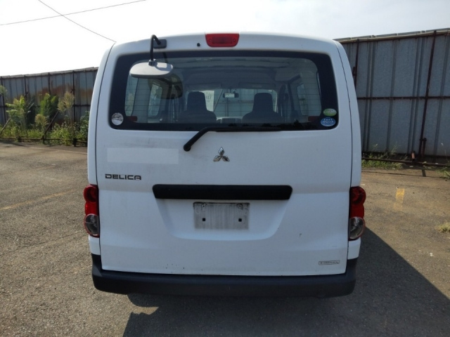 MITSUBISHI DELICA 2012