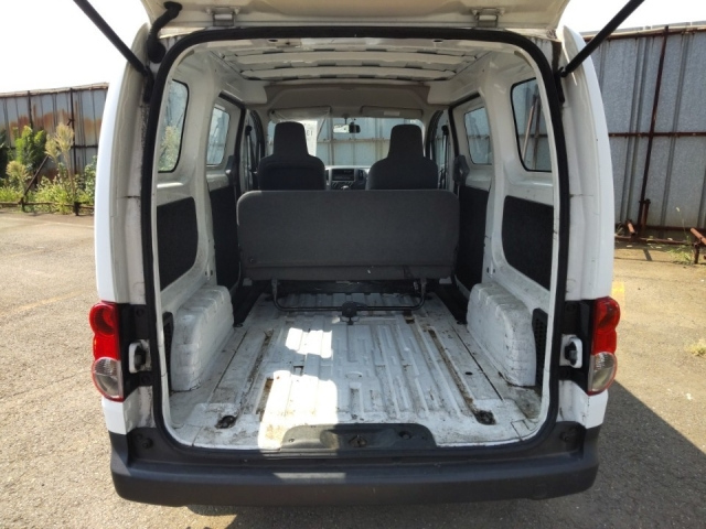 MITSUBISHI DELICA 2012