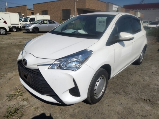 TOYOTA VITZ 2017