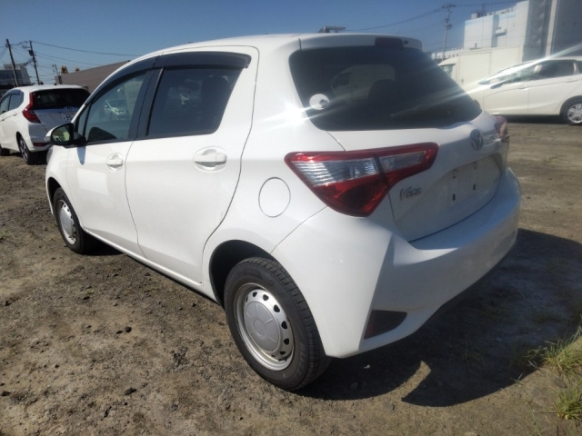 TOYOTA VITZ 2017