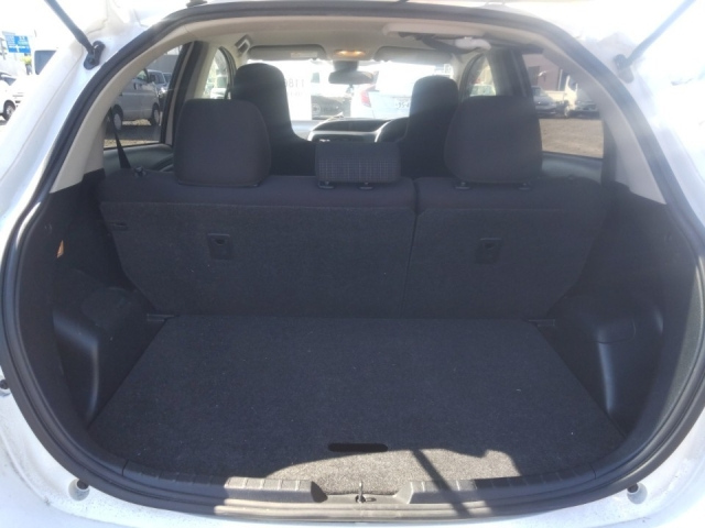TOYOTA VITZ 2017