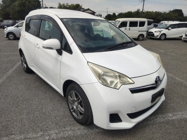 TOYOTA RACTIS 2011