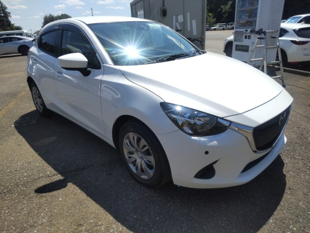MAZDA DEMIO 2016
