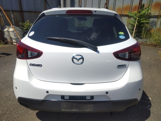 MAZDA DEMIO 2016