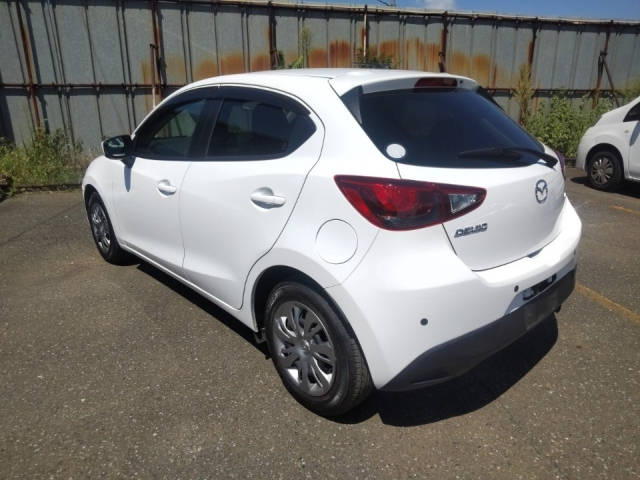 MAZDA DEMIO 2016