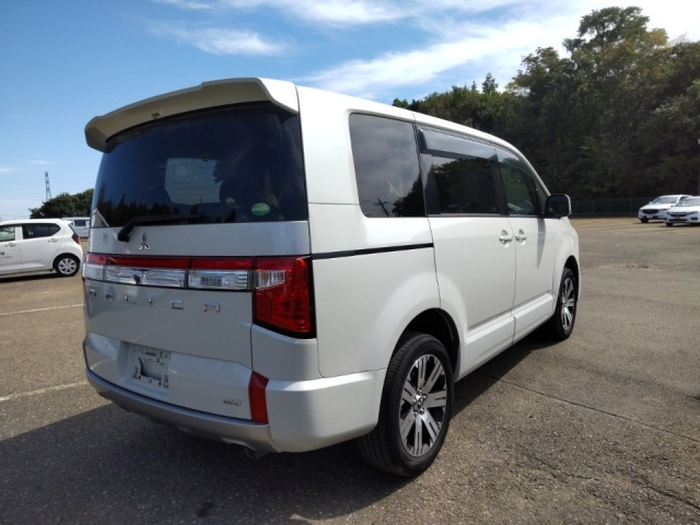MITSUBISHI DELICA D5 2020