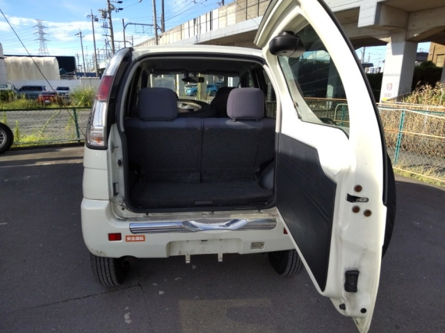 DAIHATSU TERIOS KID 2011