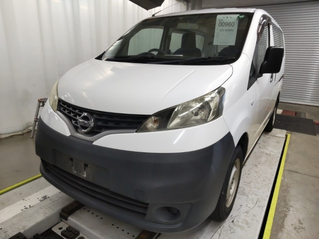 NISSAN NV200 2017