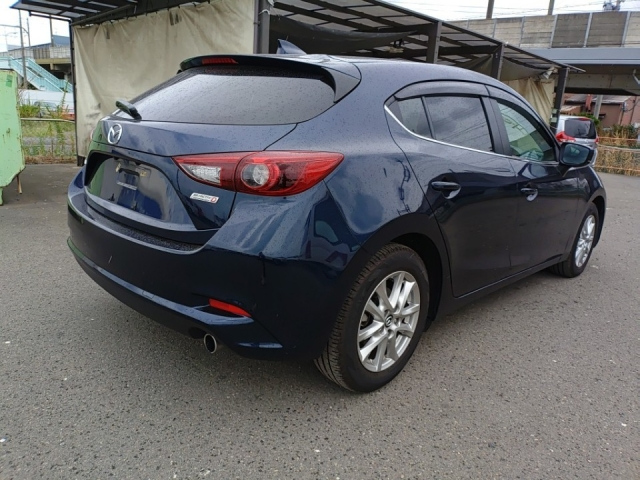 MAZDA AXELA 2017