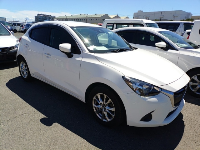 MAZDA DEMIO 2018