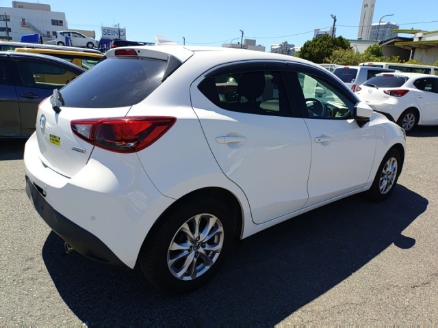 MAZDA DEMIO 2018