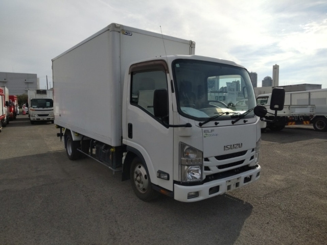 ISUZU ELF 2018