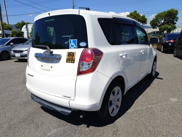 TOYOTA RACTIS 2010
