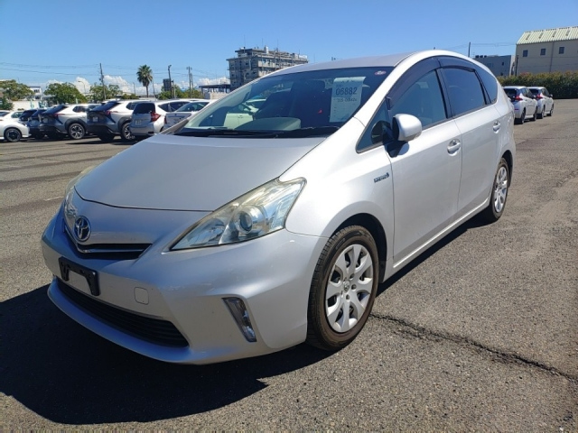 TOYOTA PRIUS ALPHA 2012