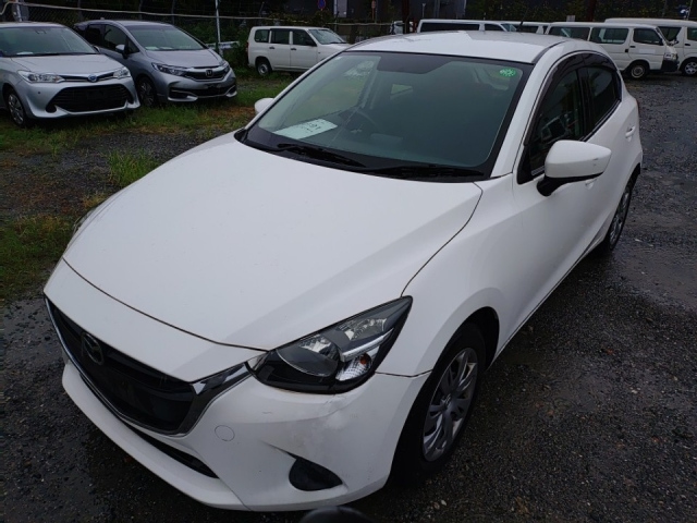 MAZDA DEMIO 2016