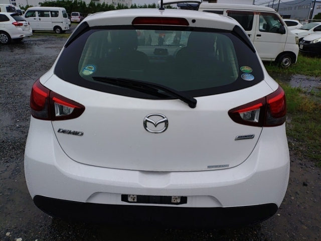MAZDA DEMIO 2016
