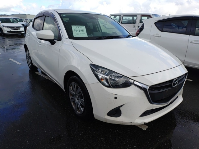MAZDA DEMIO 2016