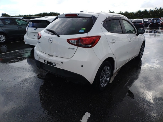 MAZDA DEMIO 2016