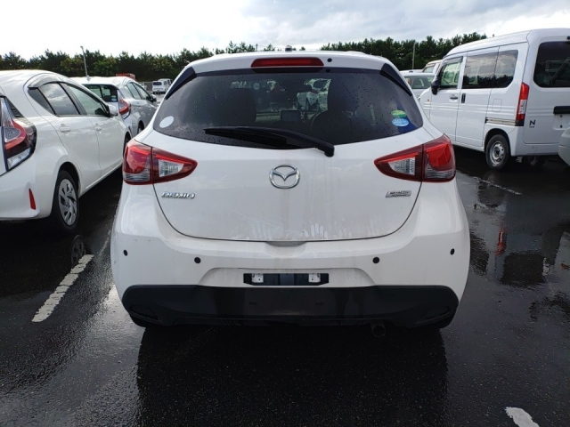 MAZDA DEMIO 2016