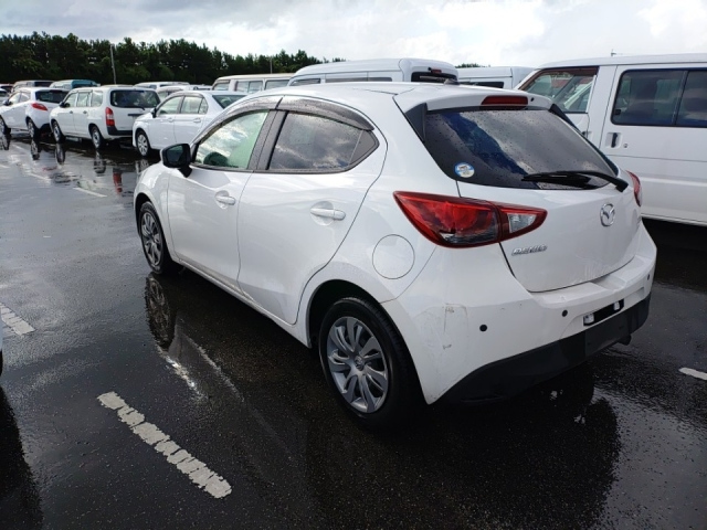 MAZDA DEMIO 2016