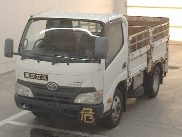 TOYOTA DYNA 2013