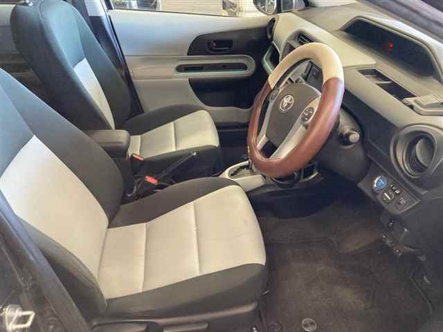 TOYOTA AQUA 2013