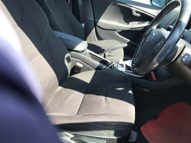 VOLVO V40 2015