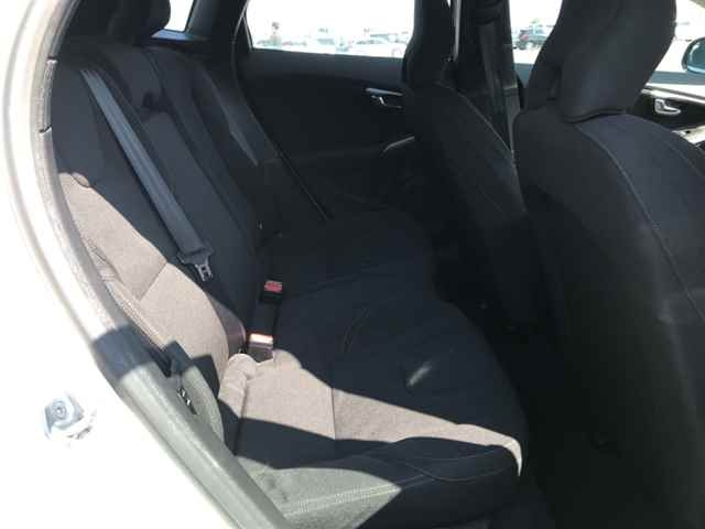 VOLVO V40 2015