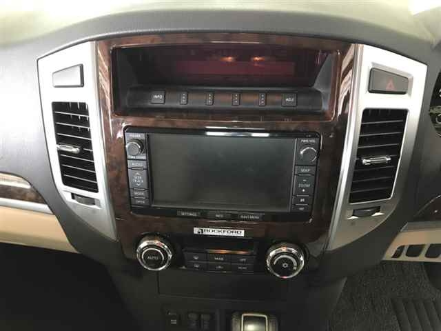 MITSUBISHI PAJERO 2014