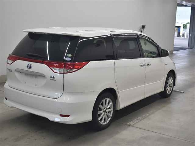 TOYOTA ESTIMA HYBRID 2015