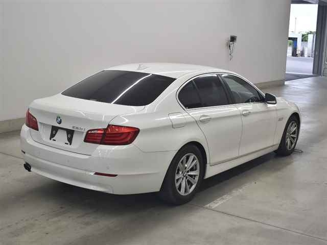 BMW 5 SERIES 2011