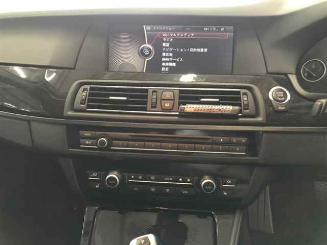 BMW 5 SERIES 2011