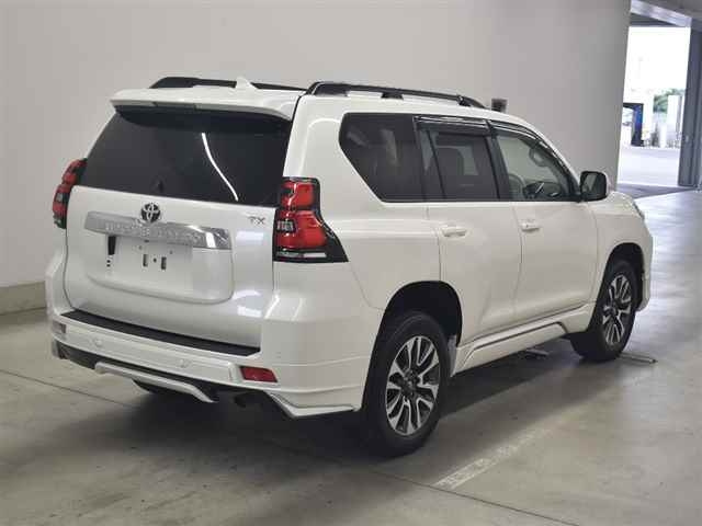 TOYOTA LAND CRUISER PRADO 2023
