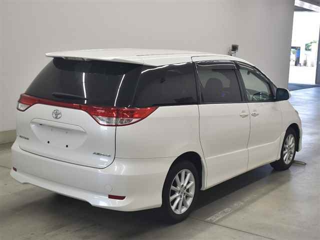 TOYOTA ESTIMA 2010