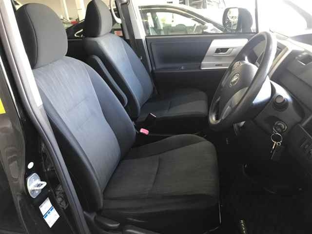 TOYOTA NOAH 2013