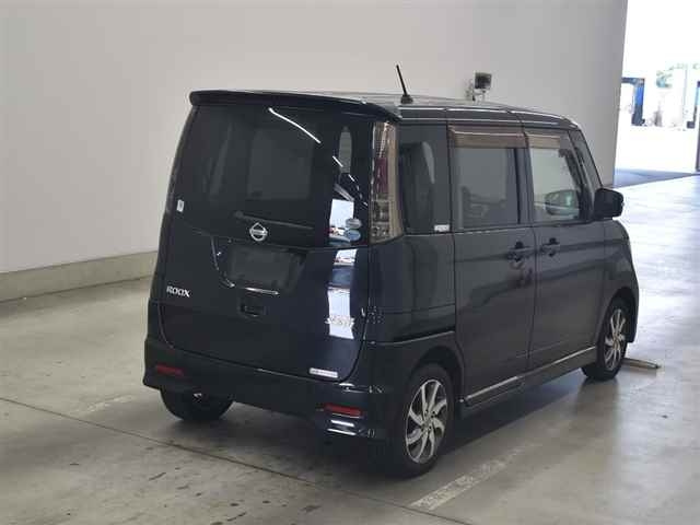 NISSAN ROOX 2010