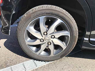 NISSAN ROOX 2010