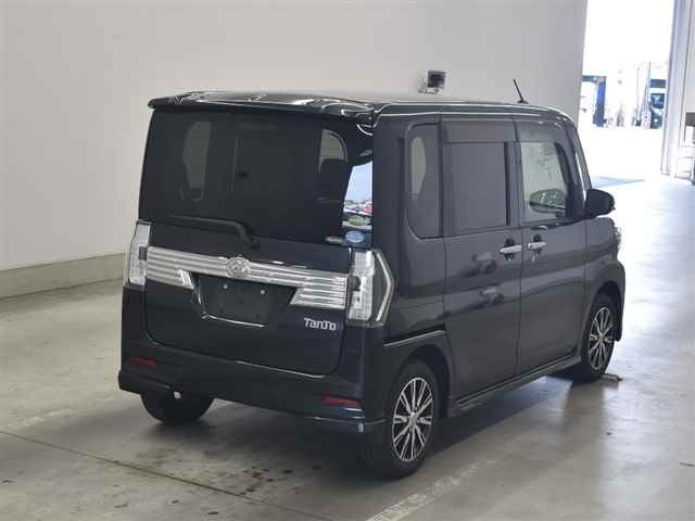 DAIHATSU TANTO 2018
